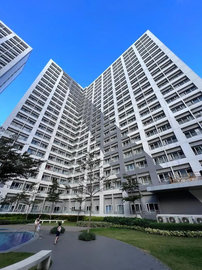 Taguig City Grace Residences With Small Balcony Manila Apartment
